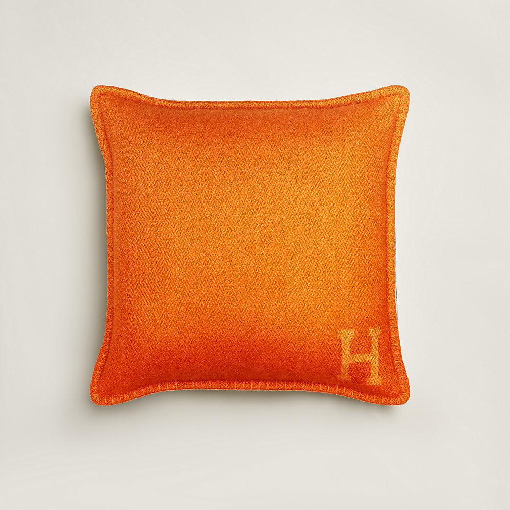 Yack'n'Dye pillow | Hermès Canada